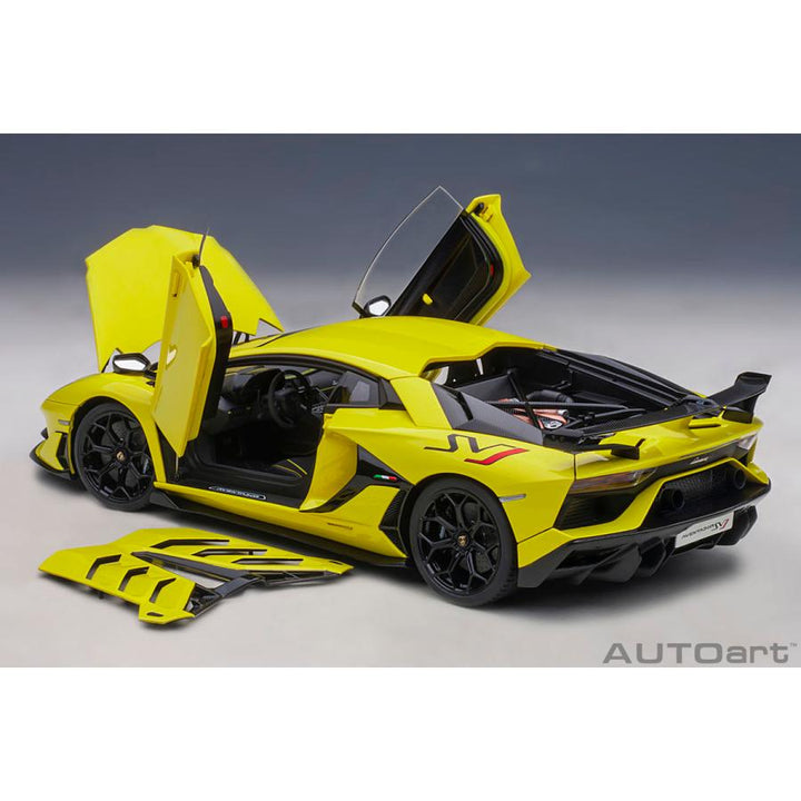 1/18 ランボルギーニ アヴェンタドール SVJ (パール・イエロー)