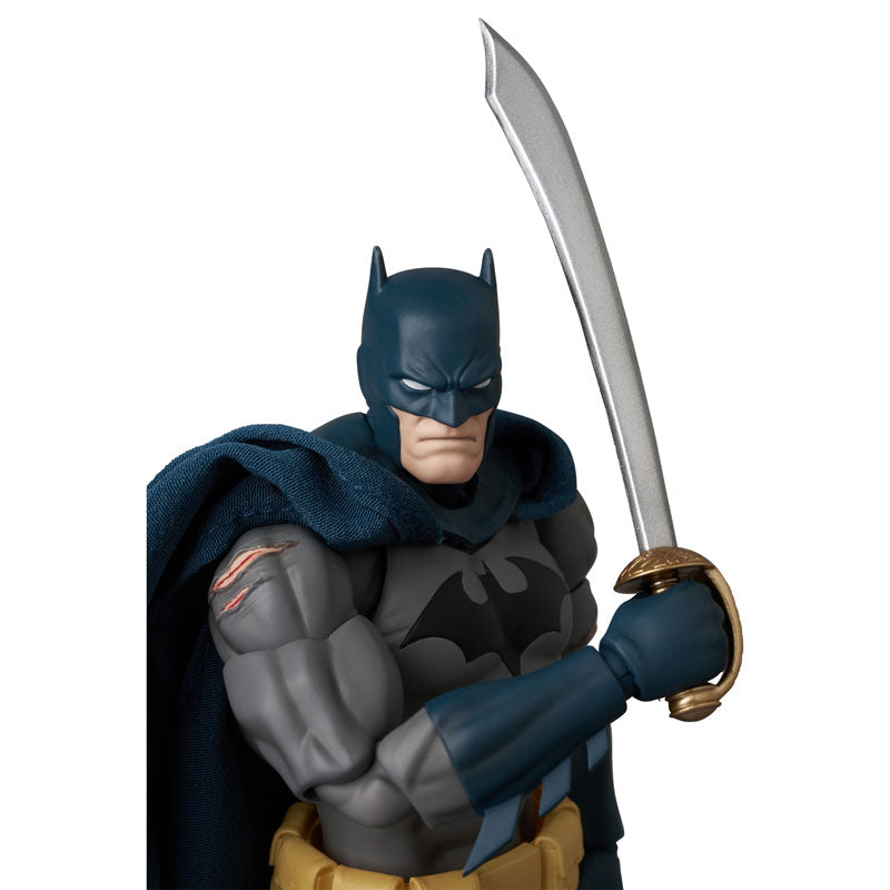 MAFEX BATMAN DAMAGE Ver. (BATMAN: HUSH Ver.)