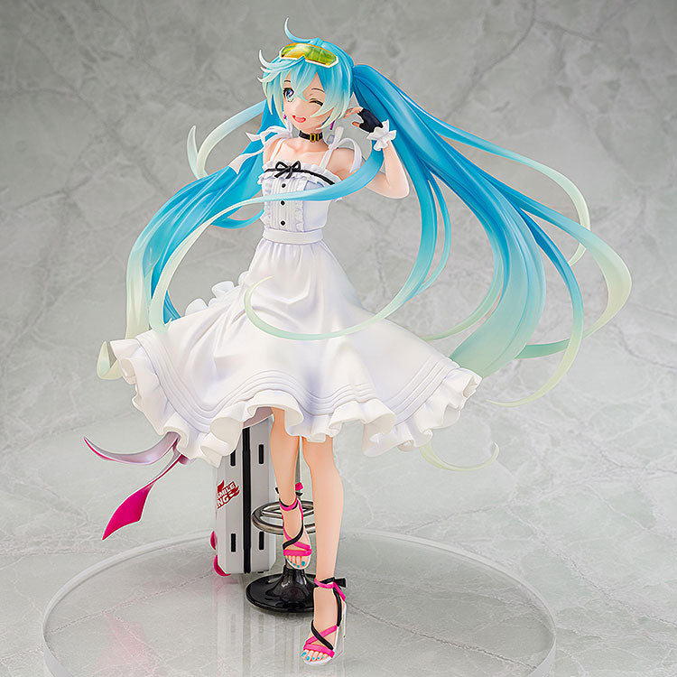 レーシングミク 2021 Vacation Style Ver. 1/7スケール