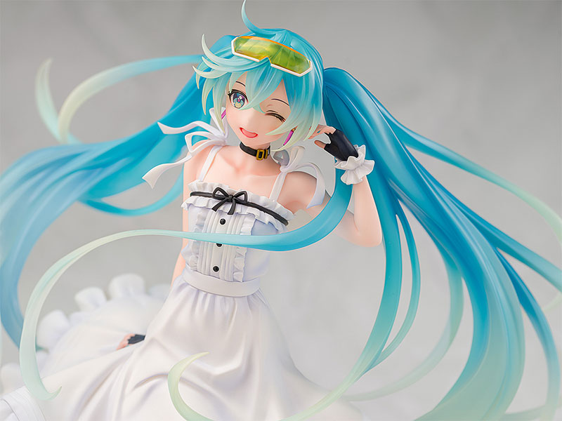 レーシングミク 2021 Vacation Style Ver. 1/7スケール