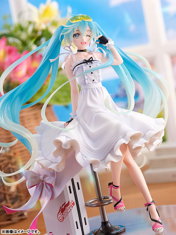 レーシングミク 2021 Vacation Style Ver. 1/7スケール