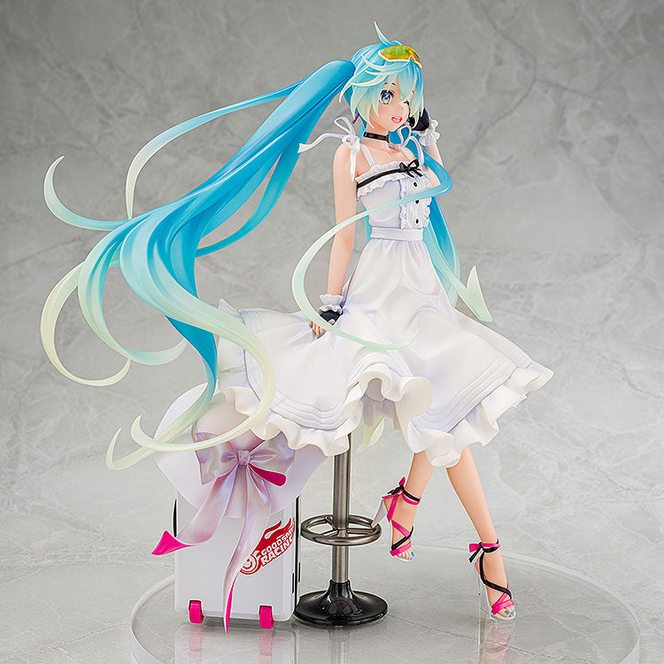 レーシングミク 2021 Vacation Style Ver. 1/7スケール