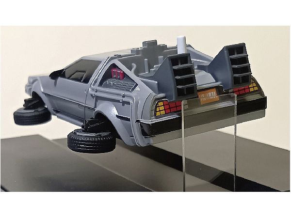 フローティングモデル バックトゥザフューチャー２ タイムマシン