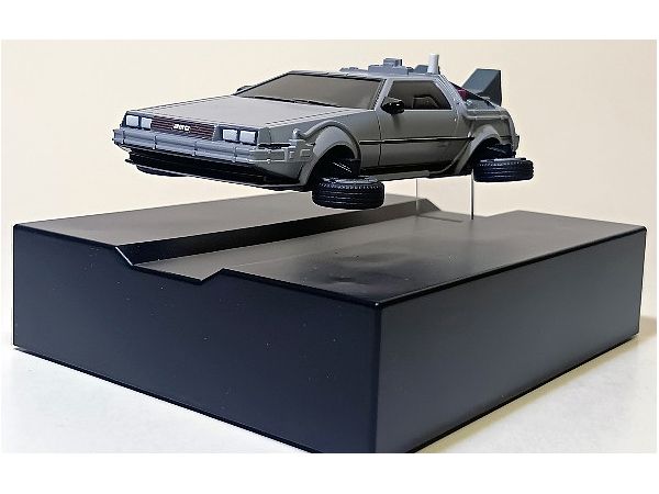 フローティングモデル バックトゥザフューチャー２ タイムマシン