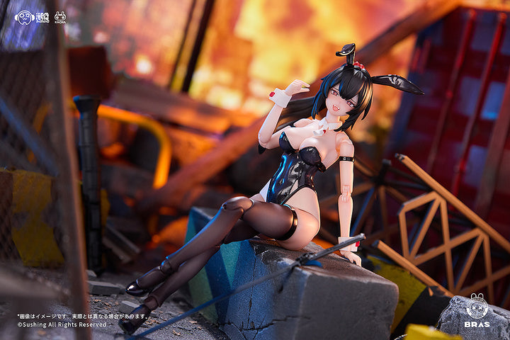 Attacker・ルナ 可動フィギュア