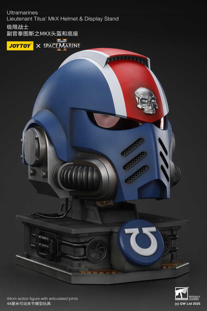 ウルトラマリーン レフテナント タイタスのMKXヘルメット&ディスプレイ スタンド 1/1スケール
