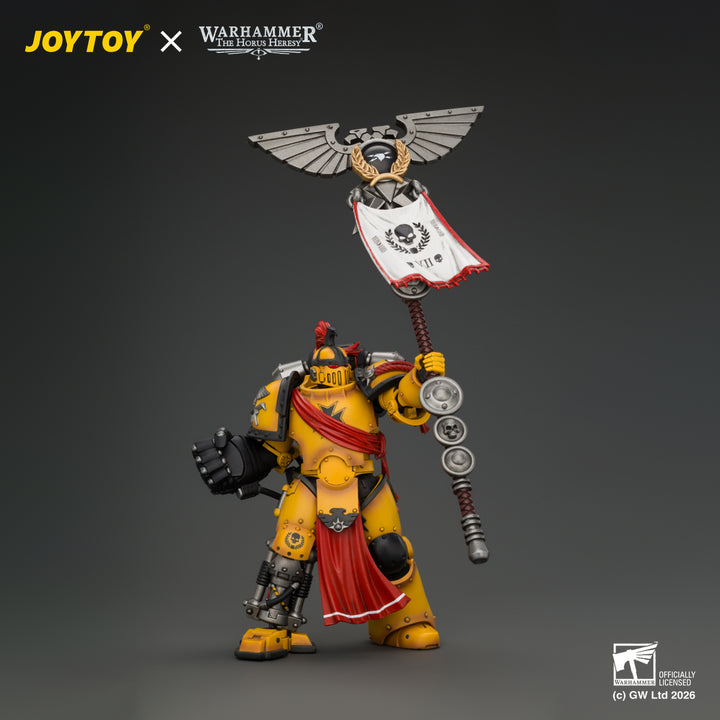 インペリアル・フィスト ヘラルド・コンスル 戦旗＆ボルトピストル装備 1/18スケール