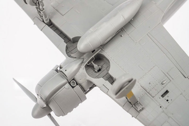 【決算セール対象！】 1/35 日本海軍 空母 赤城 艦橋 w/飛行甲板+零式艦上戦闘機