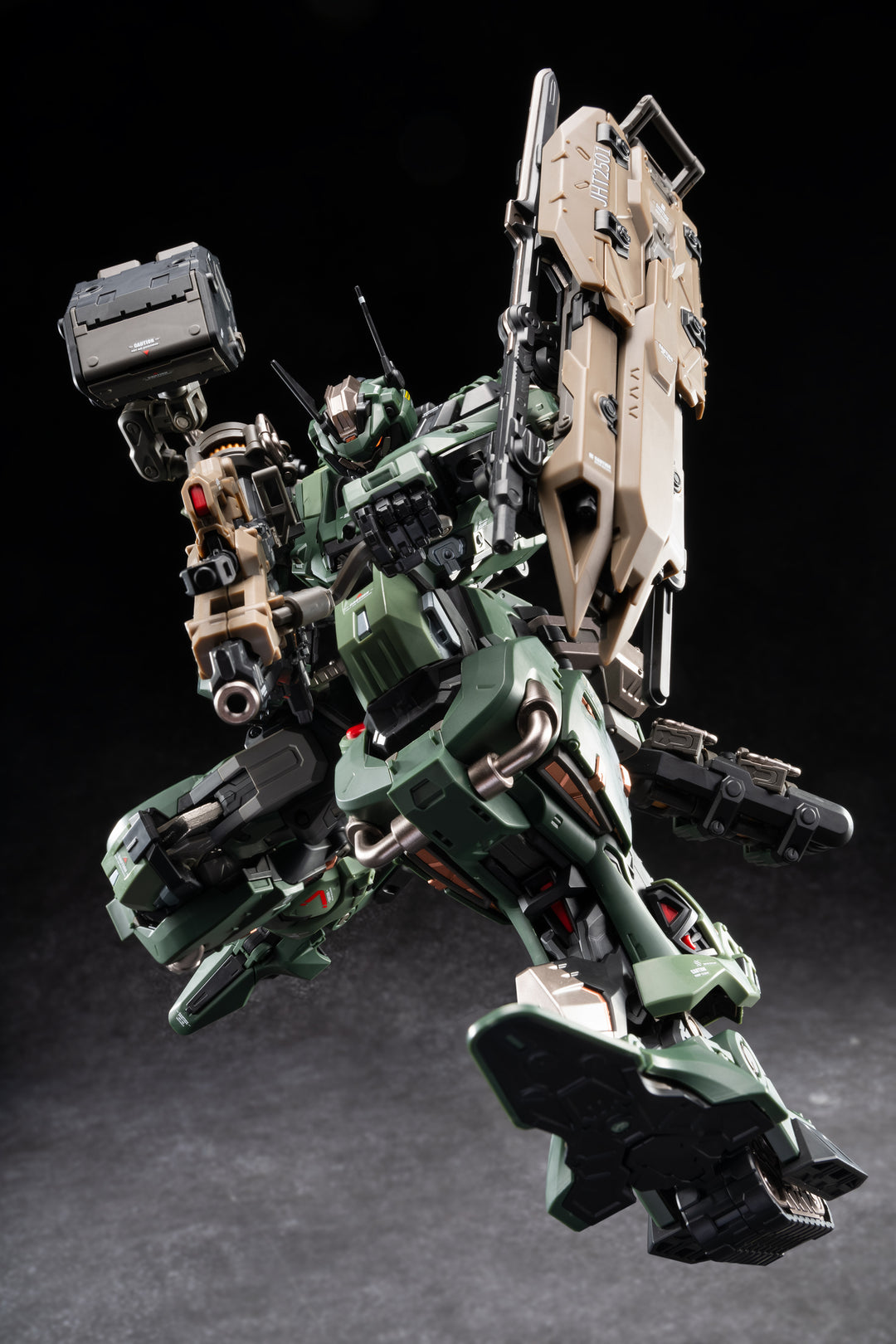 MNP-CR02A 忠勇級 高可動プラモデル  六五式・戟虎II型・突撃型