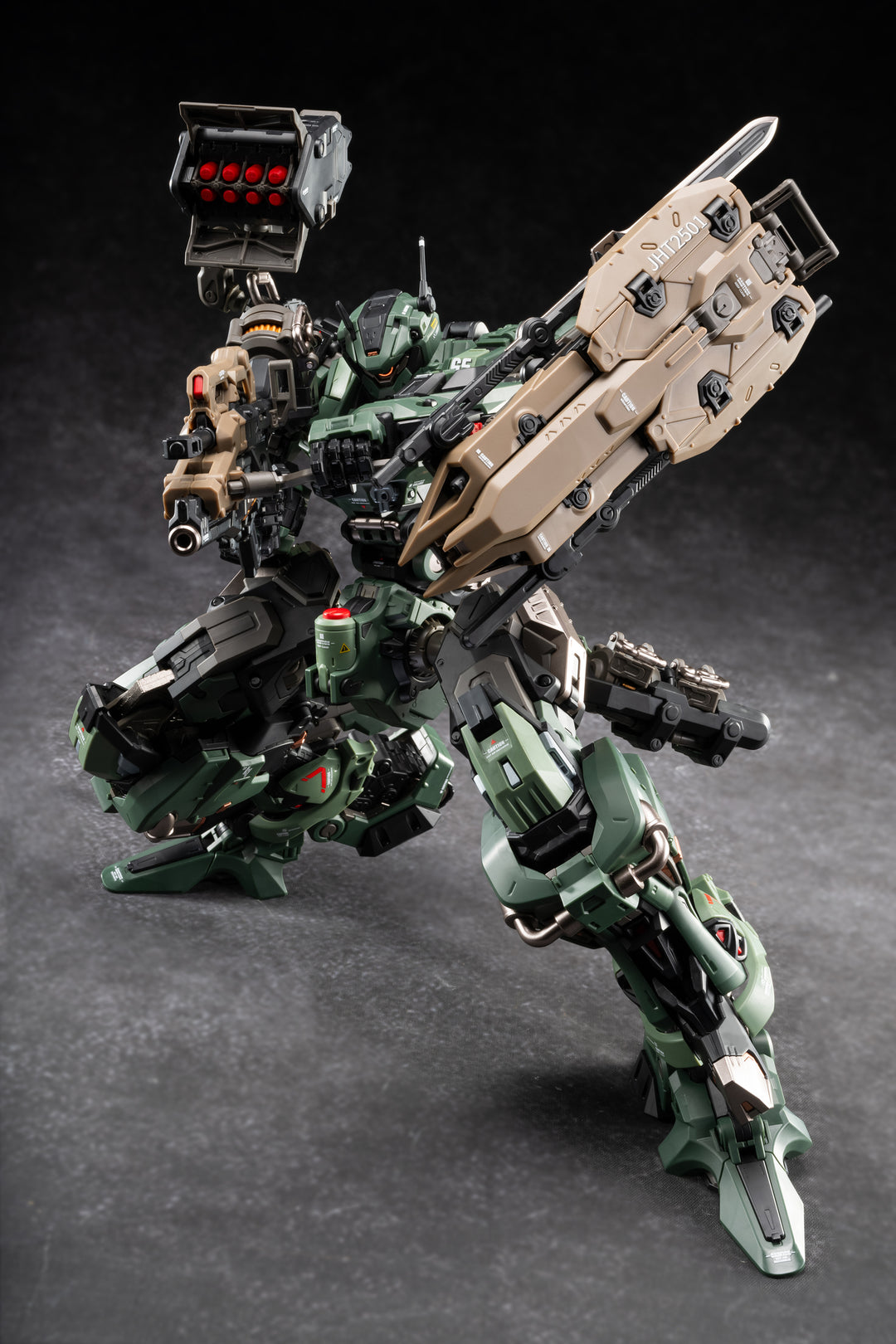 MNP-CR02A 忠勇級 高可動プラモデル  六五式・戟虎II型・突撃型