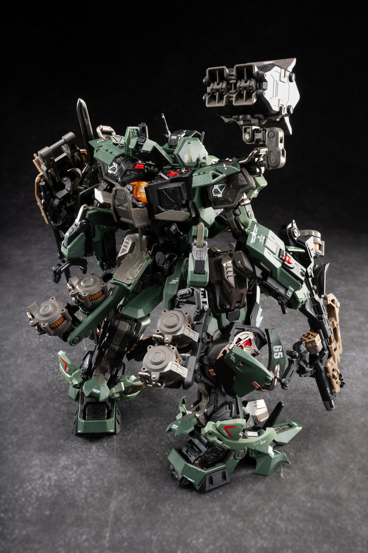 MNP-CR02A 忠勇級 高可動プラモデル  六五式・戟虎II型・突撃型
