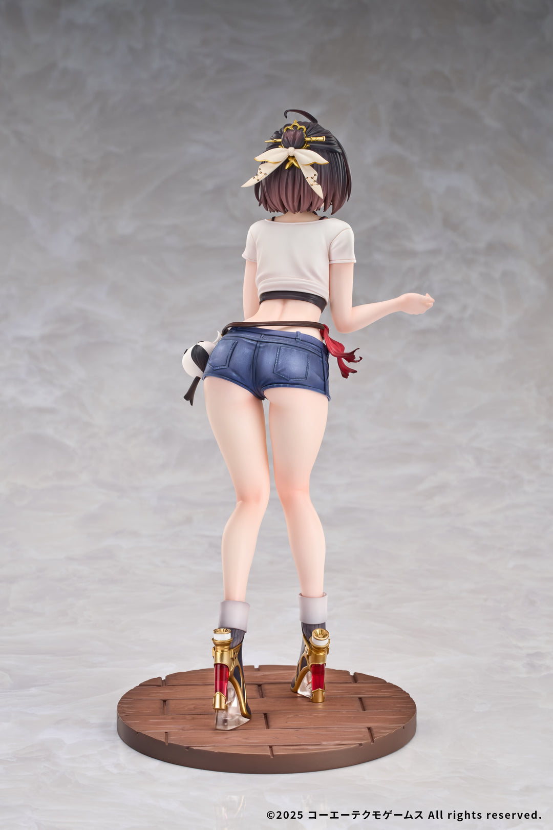ユミア・リースフェルト 鏡越しのひと目 完成品フィギュア 1/7スケール