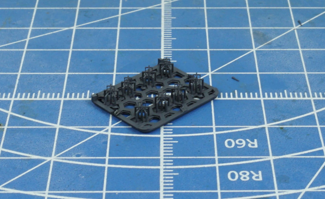 1/700 PW700057 英海軍 高周波無線方向探知レーダー（HF/DF）
