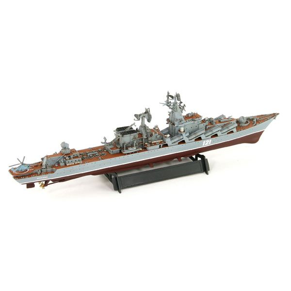 1/700 ロシア海軍スラヴァ級ミサイル巡洋艦 モスクワ